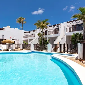 https://las-lilas.in-canary-islands.com