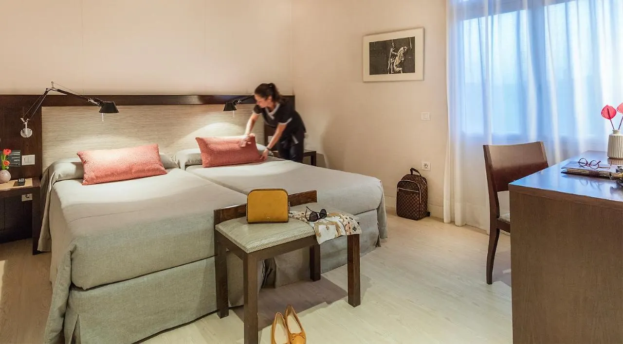 Park Hotel Barcelona 3*,